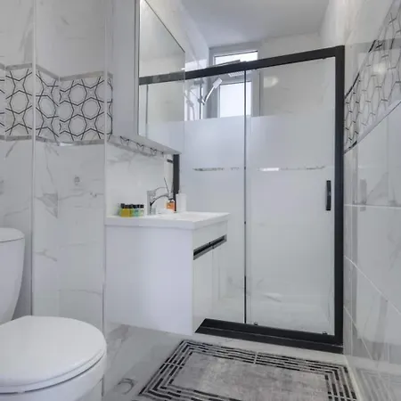 Modern Space Walking Distance From Taksim Sq Apartment